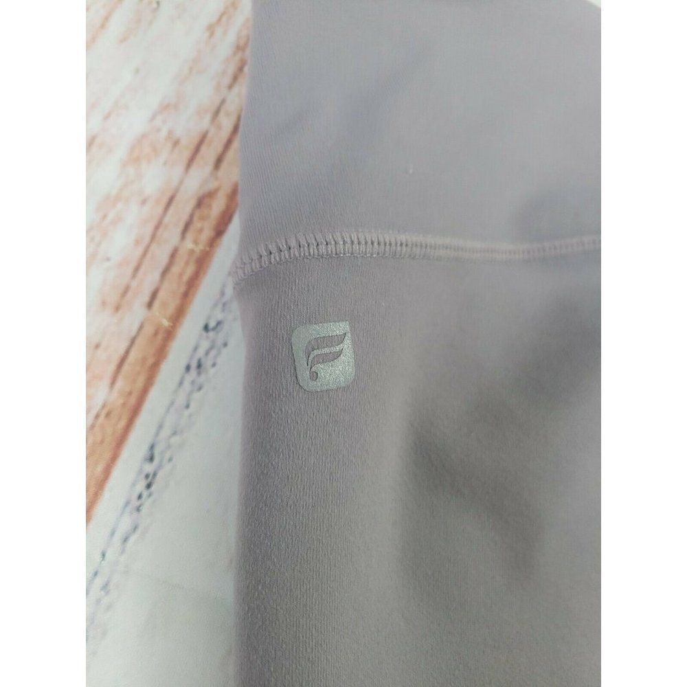 Fabletics Mid-Rise Crop Leggings Compression Workout Capri Pants Gray - Picture 2 of 7